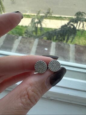 Sparkling Round Pavé Stud Earrings - Silver
